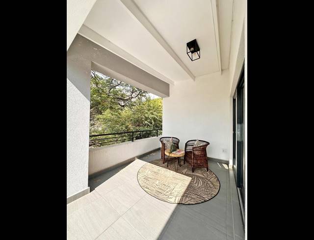 2 BEDROOM APARTMENT FOR SALE IN BRYANSTON